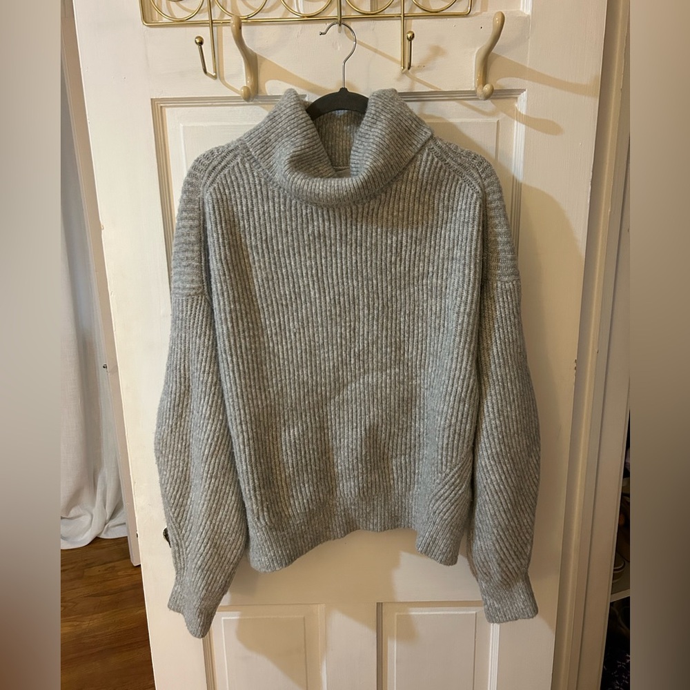Gray H&M Sweater Size L